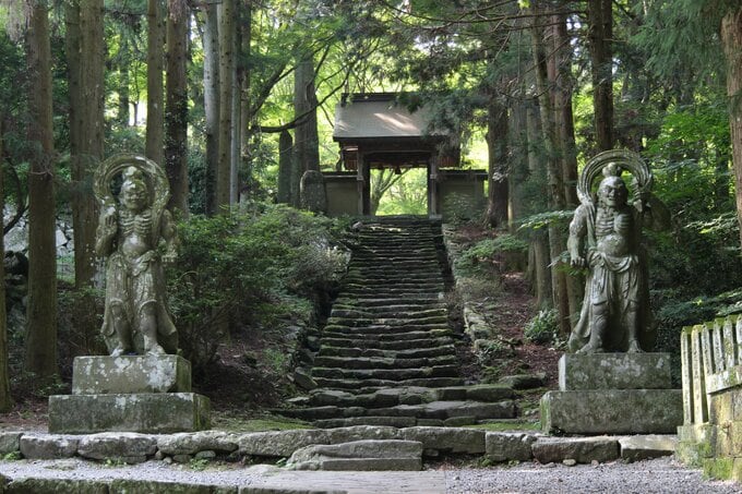 足曳山 両子寺