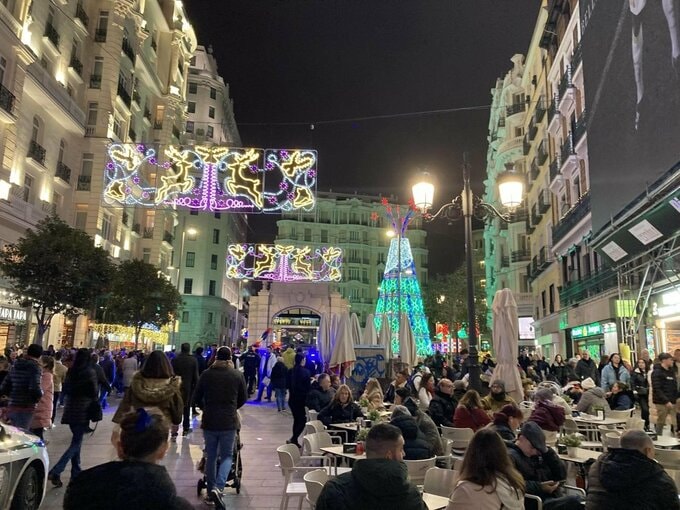 スペインの夜の様子