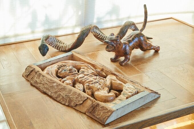 小林まさるさんの木彫り作品