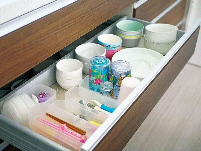 引き出しに食器