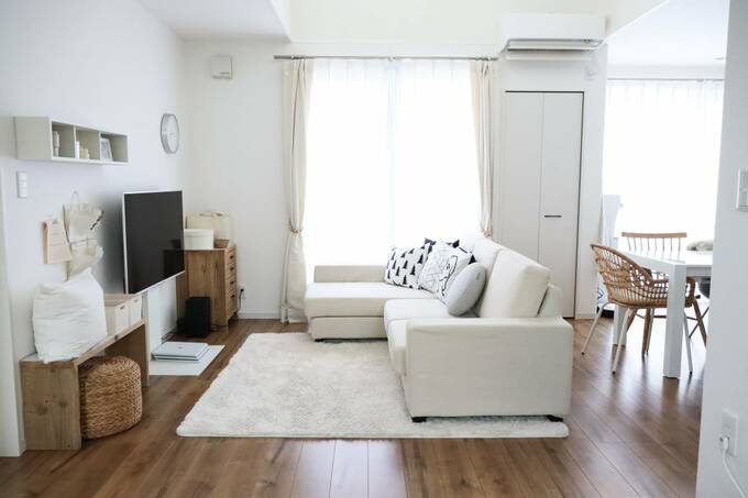 テレビ前にソファ