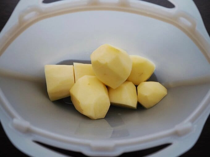 バッグにジャガイモをイン