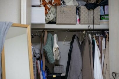 「この先着ない服」をクローゼットから一掃。アラフィフのミニマリストが実践