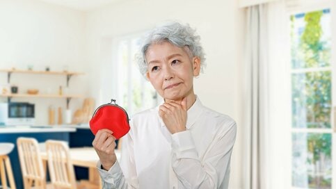 60代ミニマリストの「ものを買いすぎないコツ」3つ。老後のお金の不安から解放された