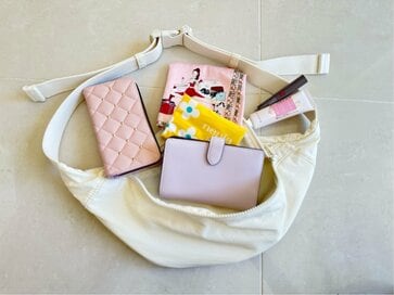 「GUの990円のバッグ」にアラフォー歓喜。どんなコーデにも合って、大容量