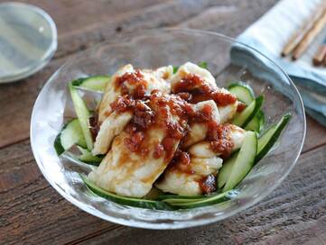 鶏胸肉のさっぱり梅ポン酢あえ。梅雨時期の疲労回復にも