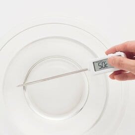 バナナを皮ごと5分お湯につけると甘くなる!?「50℃洗い」の基本手順