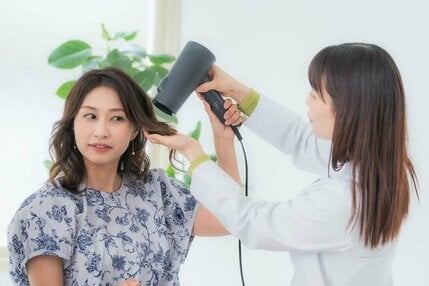 「髪のうねりや広がり」は紫外線の影響も！ダメージをヘアマスクでおうちケア
