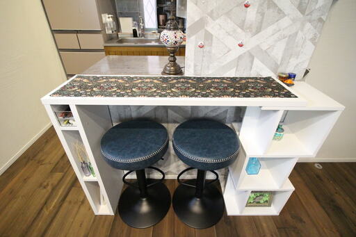 新たに買い足したカウンターテーブル