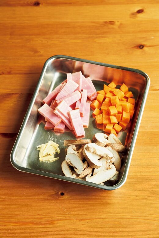 食材が乗ったバッド