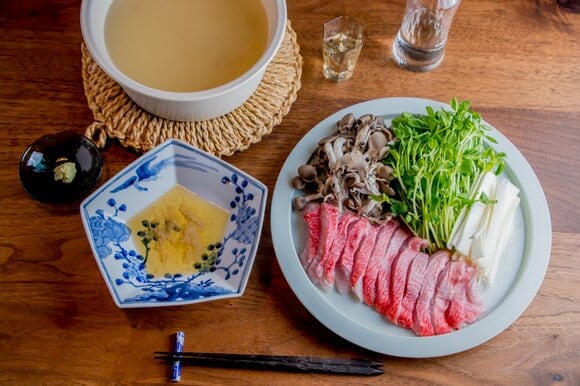 小鉢をひとつ加えるだけで、華やかさがアップ