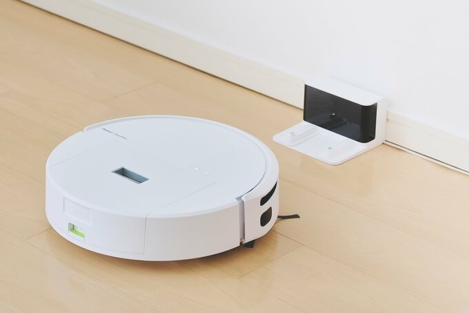 充電ステーションの戻るルンバ