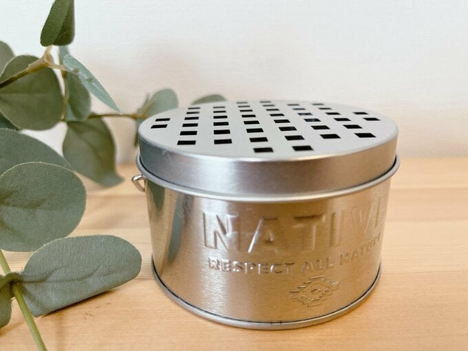 セリア「蚊取り線香缶（小）　110円」