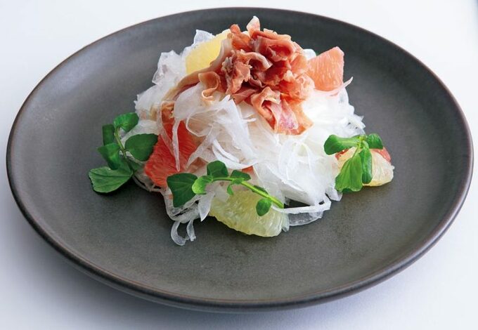 新タマネギとグレープフルーツのサラダ