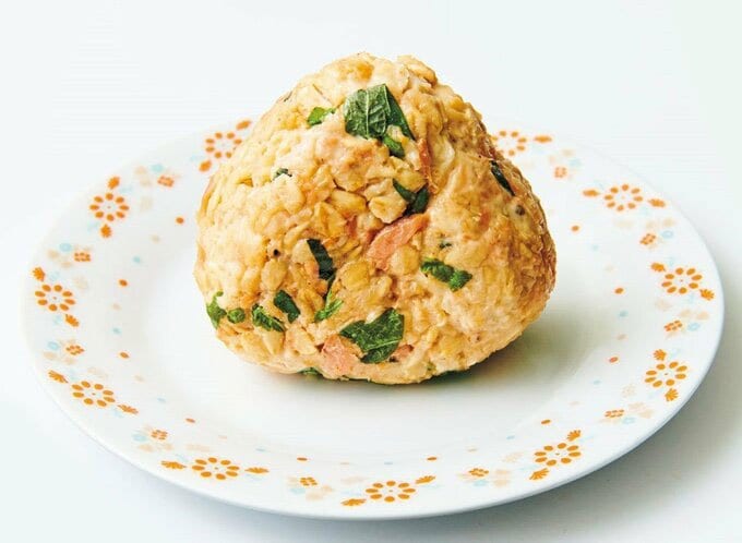 鮭と青ジソのおにぎり