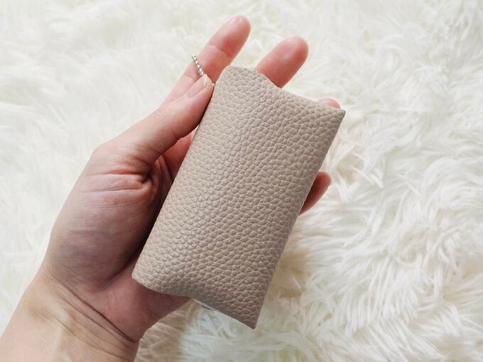 手に取った様子