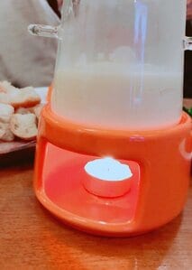 チーズフォンデュ用の耐熱ポットへ