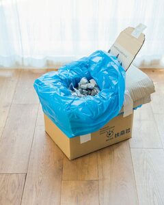 段ボールを使って簡易トイレをつくる