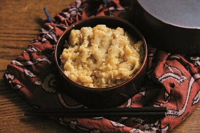 88歳、団地ひとり暮らしのお弁当。「炒り卵をのせただけのり弁」で習い事も元気に楽しむ