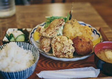 大人になってわかる「定食屋」の魅力。人生の酸いと甘いを知り尽くす物語があった