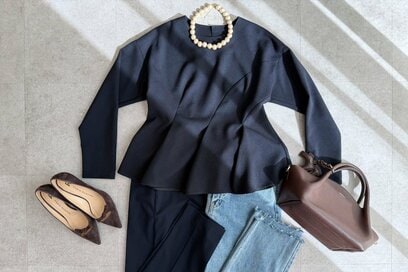 少ない服で暮らす40代の「卒入学式服」事情。セットアップにこだわらず、小物で特別感を