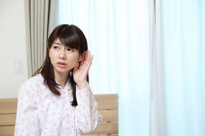 ある朝起きたら耳が聞こえない!?やっかいな「突発性難聴」の要注意症状とは