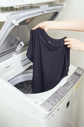 洗濯前・干す前のひと工夫でにおいやシワをすっきり解消。ゲリラ豪雨対策も