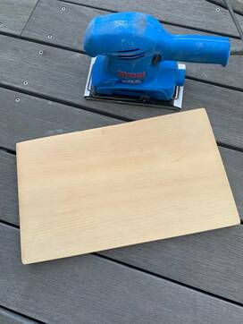 黒ずんだまな板は電動ヤスリで削れば新品同様に