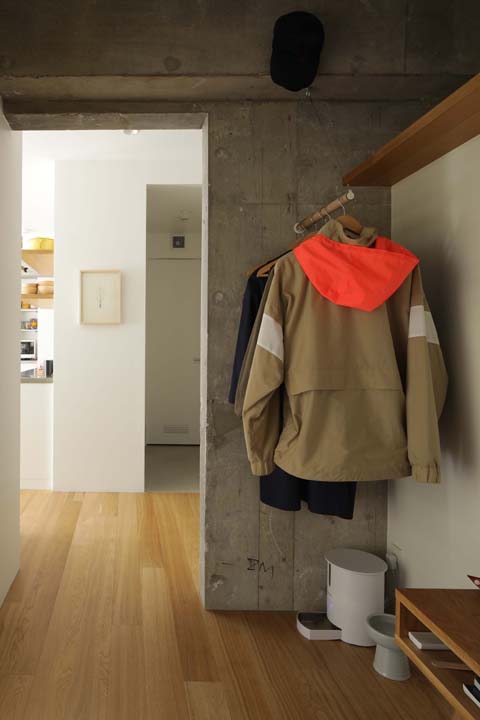 ワークスペースの一角に設置したハンガーバー