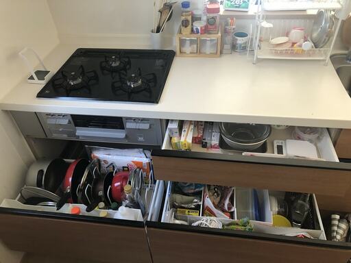 キッチン収納は十分にある