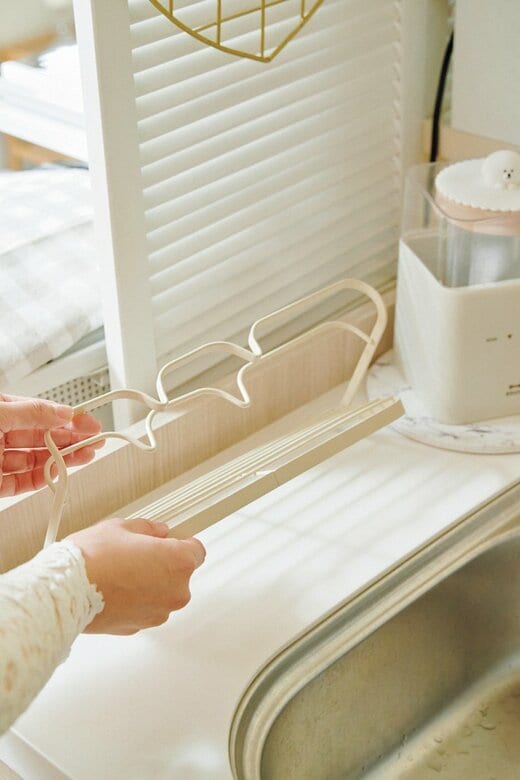 折りたたんだ「折りたたみボトルスタンド」