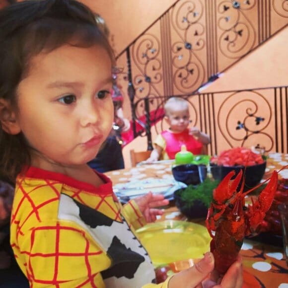 ザリガニはグルメ食