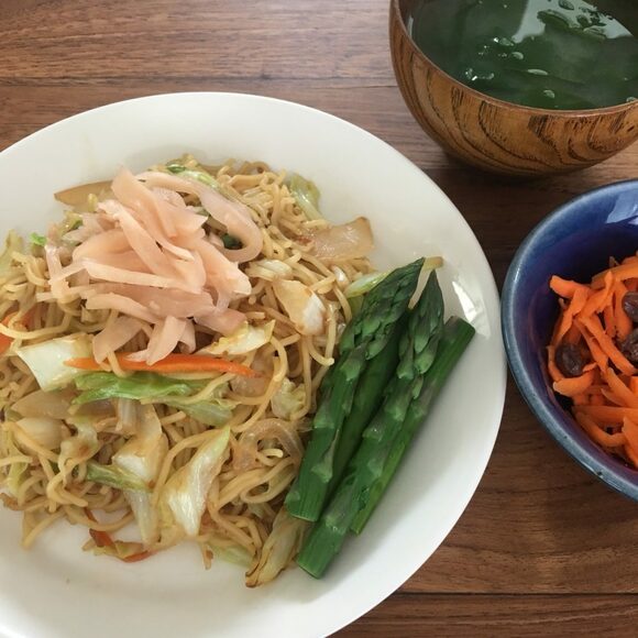 ピリッと辛さの効いた甘酢漬けがほどよくマッチ。