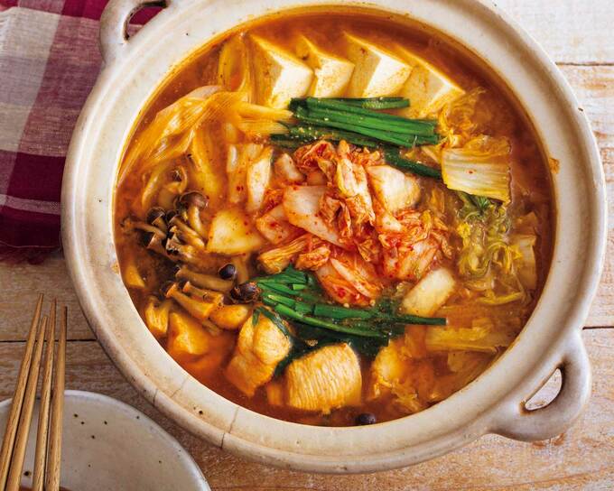 鶏胸肉と白菜のうま辛ゴマみそ鍋