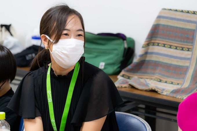 一般会員の渋谷さん。LINE WORKSのおかげでクラスメイトの保護者と交流する機会が増えたそう。