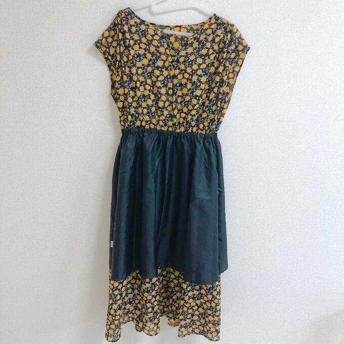 スカート部分は裏地つきで下着の透けなし