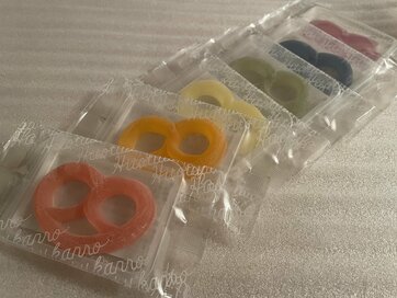 東京駅で行列ができるお菓子「グミッツェル」。なんじゃこの食感は！？