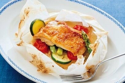 鶏モモ肉の絶品「包み焼き」。皮はパリッと中はジューシーに