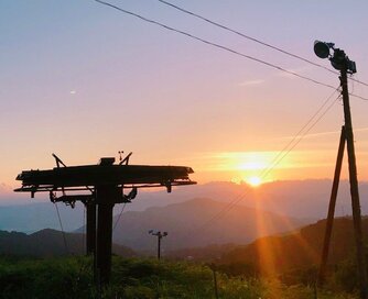 今だからこその違う旅。夕日に歓声、部屋食や内風呂で安心