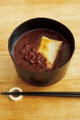 冬にぴったりの「焼きもちのお汁粉」。絶品スイーツで心も体も温まる