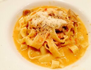 ポルチーニ茸のクリームソースのタリアテッレ