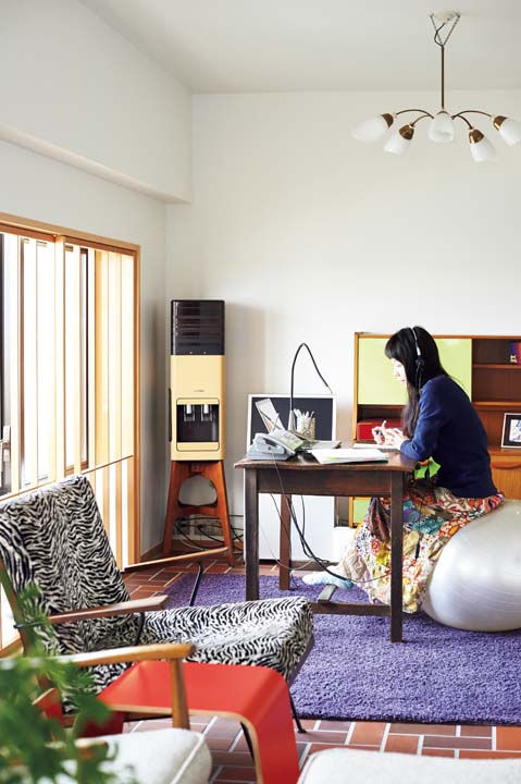 リビングダイニングの延長に設けた妻の仕事場