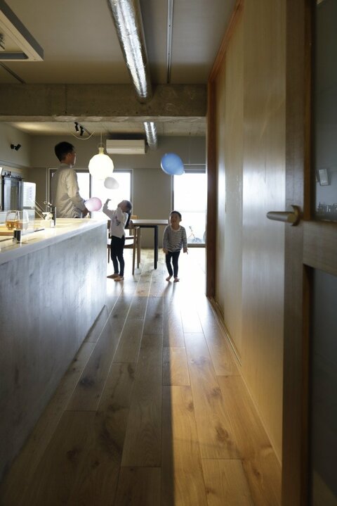 LDKのセンターにキッチンを配置