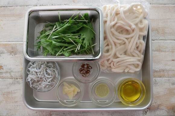 シラスとミズナのペペロンチーノうどん