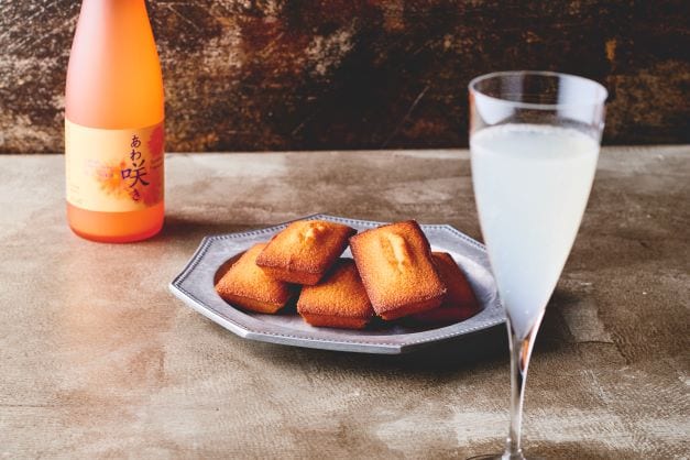 焼き菓子と日本酒