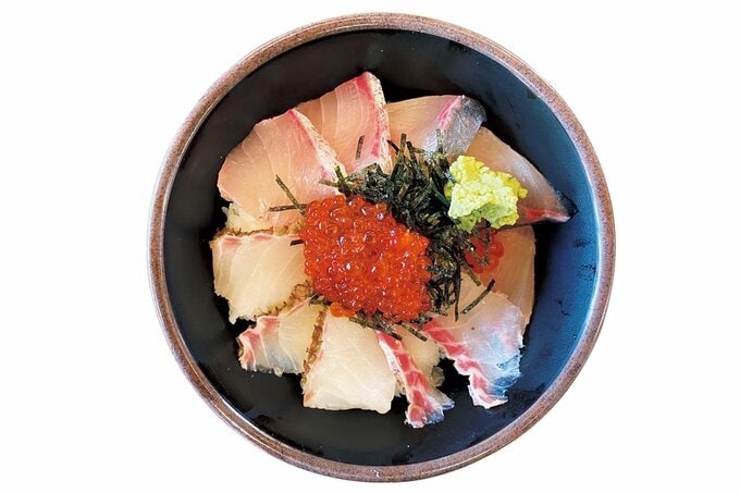 鮮魚といくらの海鮮丼