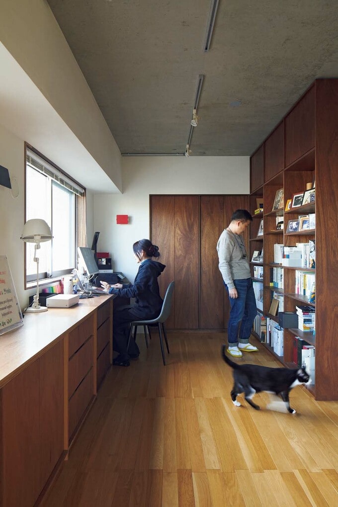 ワイドなカウンターを造作