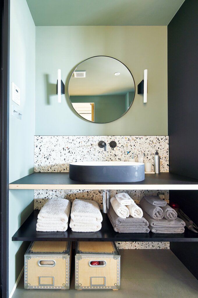 ミラー、照明、タイルなどすべてにこだわった洗面室