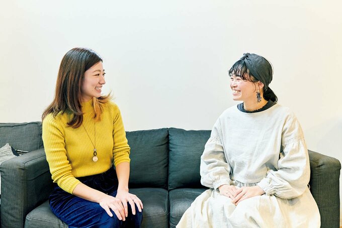 女性二人