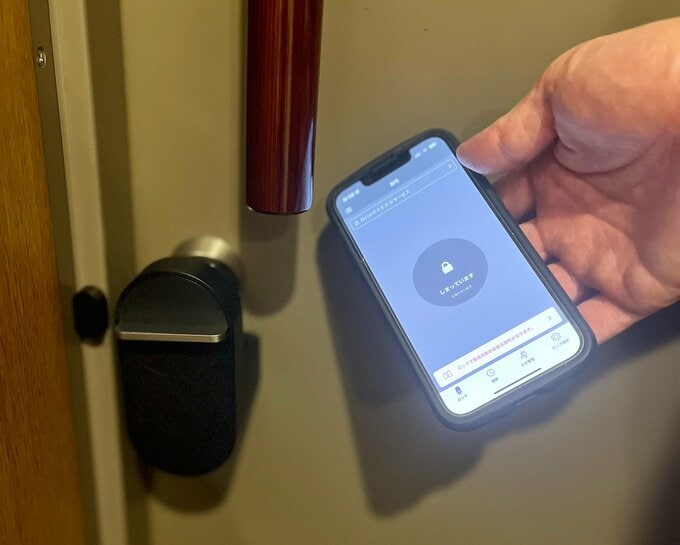 玄関にスマートロックを使用